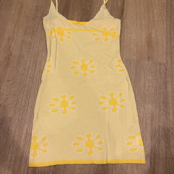 Amazon Dresses & Skirts - Amazon Cream and White Spaghetti Strap Slip Dress